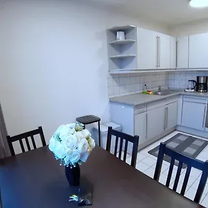 https://lea-apartment-2-raum-balkon-tg-zentral-am-park.bestleipzighotels.com